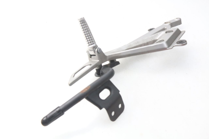 photo de LEFT REAR FOOTREST MOUNT HONDA INTEGRA NC D 750 (2016 - 2018) - Fixing points details