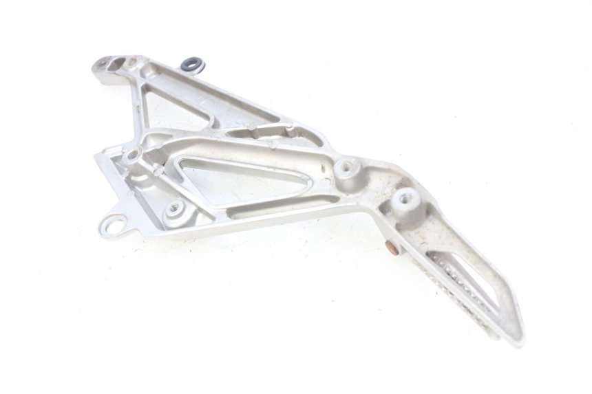 photo de LEFT REAR FOOTREST MOUNT HONDA INTEGRA NC D 750 (2016 - 2018) - Zoom on usage condition