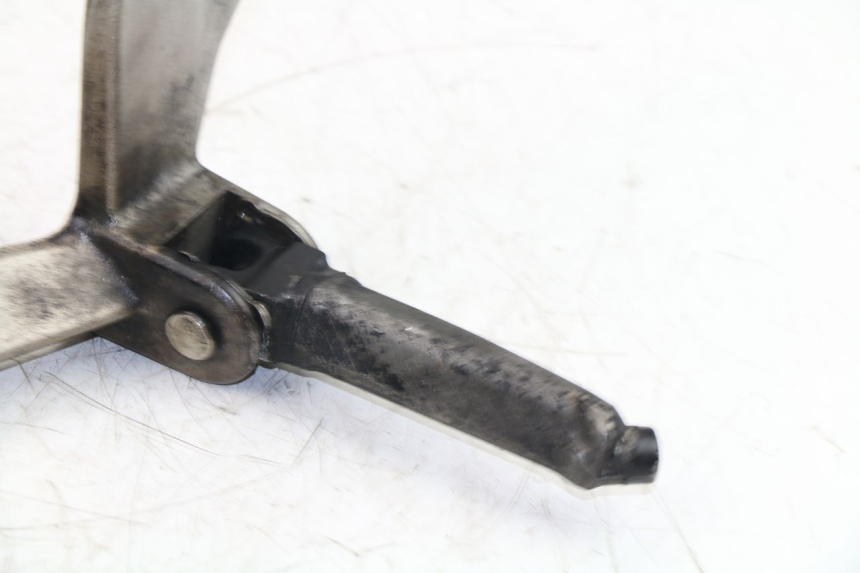 photo de REAR LEFT FOOTREST MOUNT KTM DUKE 390 (2013 - 2017) - Alternative perspective