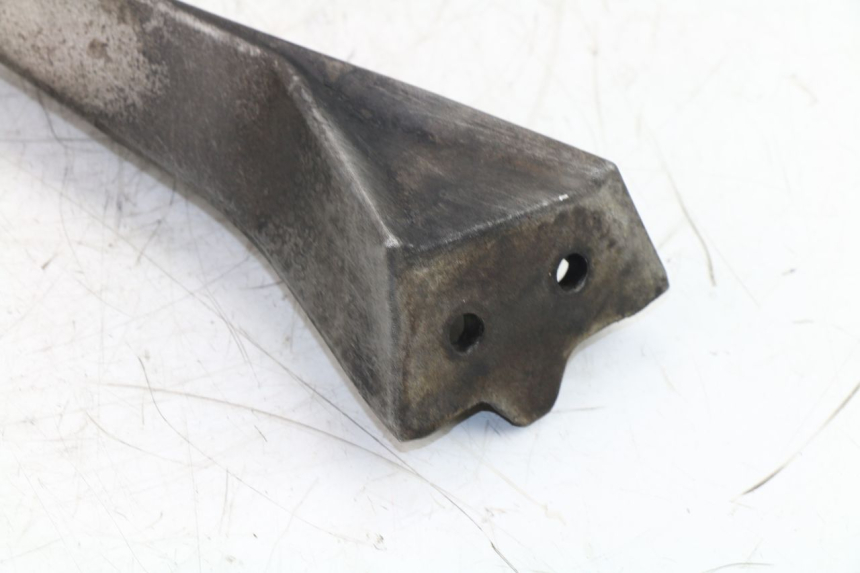 photo de REAR LEFT FOOTREST MOUNT KTM DUKE 390 (2013 - 2017) - Fixing points details