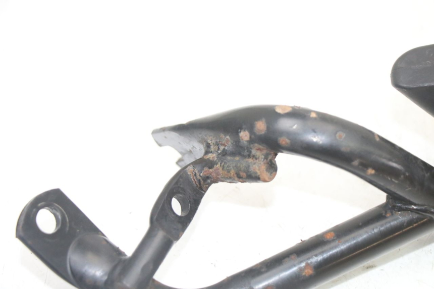 photo de REAR LEFT FOOTREST MOUNT KYMCO PEOPLE S 125 (2000 - 2008) - Surface and material condition