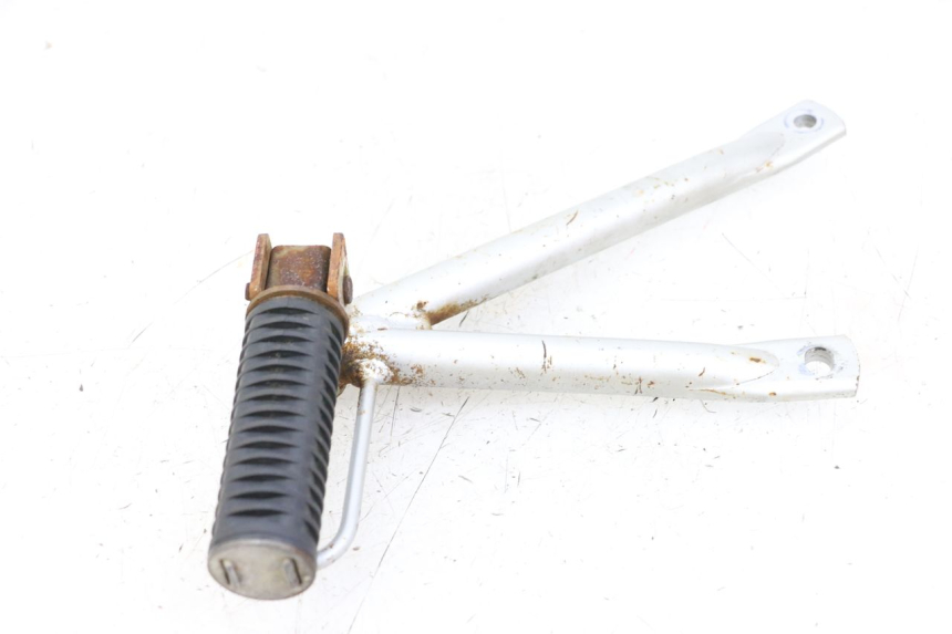 photo de REAR LEFT FOOTREST MOUNT KYMCO STRYKER OFF ROAD 125 (1999 - 2005) - Component detail