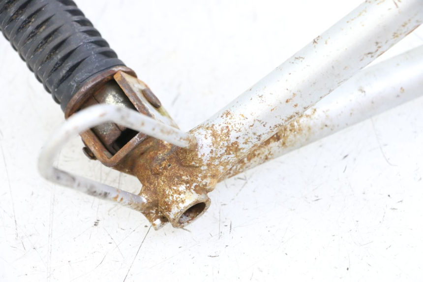 photo de REAR LEFT FOOTREST MOUNT KYMCO STRYKER OFF ROAD 125 (1999 - 2005) - Fixing points details