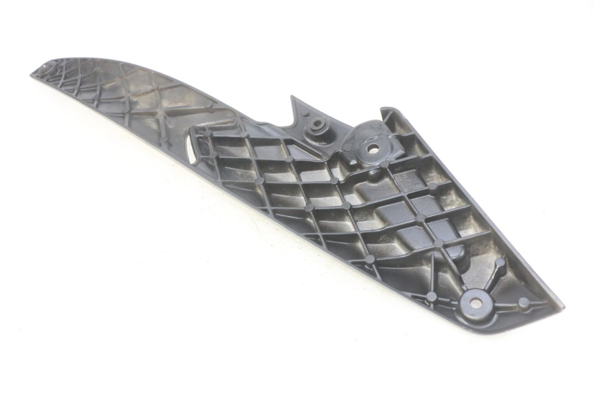 photo de REAR LEFT FOOTREST BRACKET GILERA NEXUS 125 (2009 - 2013) - Alternative perspective