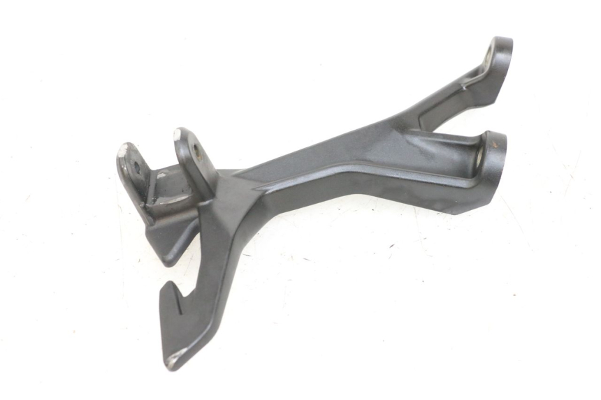 photo de REAR LEFT FOOTREST MOUNT KAWASAKI NINJA 400 (2018 - 2023) - Technical close-up