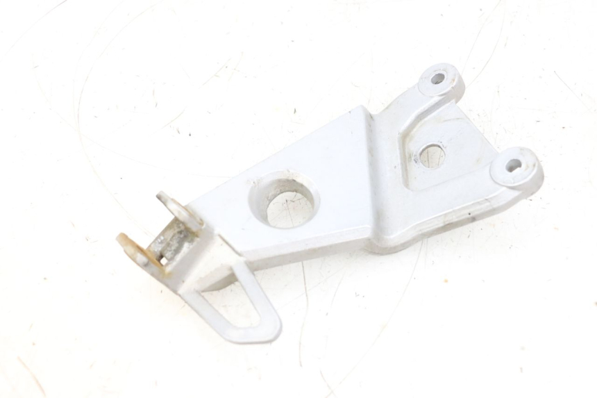 photo de REAR LEFT FOOTREST MOUNT HONDA NSR R 125 (1994 - 2003) - Technical close-up