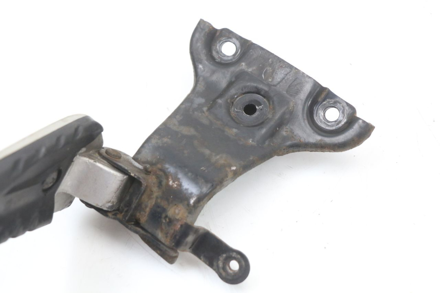 photo de REAR LEFT FOOTREST MOUNT HONDA SH ABS 125 (2012 - 2017) - Alternative perspective