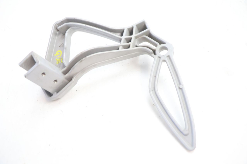 photo de REAR LEFT FOOTREST MOUNT CAN-AM SPYDER RS 1000 (2008 - 2012) - Technical close-up
