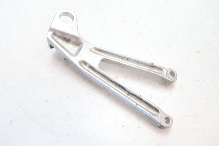 photo de REAR LEFT FOOTREST MOUNT DUCATI SS IE DS CARENEE 1000 (2002 - 2006) - Zoom on usage condition