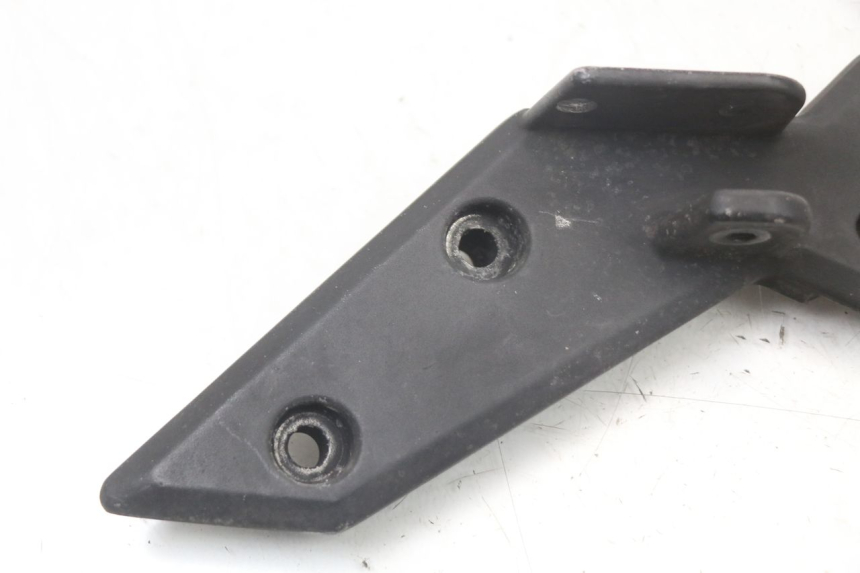 photo de REAR LEFT FOOTREST MOUNT KYMCO SUPER 8 125 (2008 - 2015) - Component detail