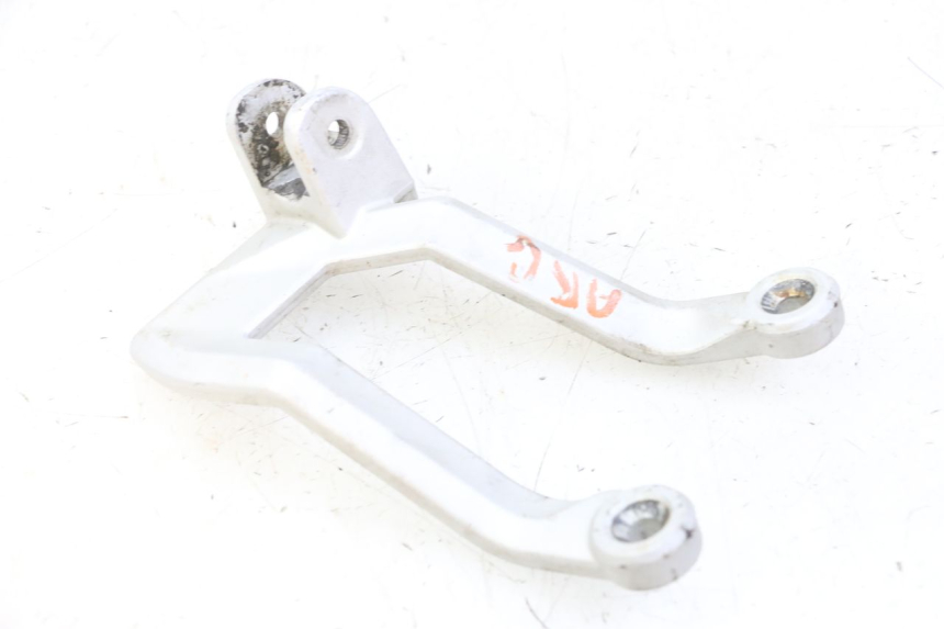 photo de REAR LEFT FOOTREST MOUNT KTM SUPERENDURO R 950 (2005 - 2009) - Fixing points details