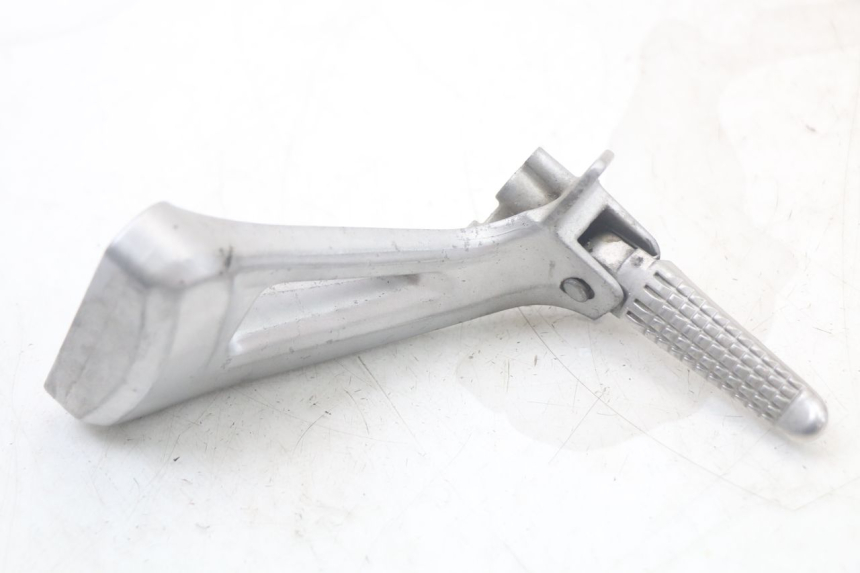photo de LEFT REAR FOOTREST MOUNT SUZUKI SV N 650 (1999 - 2002) - Technical close-up