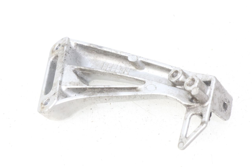 photo de LEFT REAR FOOTREST BRACKET SUZUKI SV S 650 (1999 - 2002) - Product overview