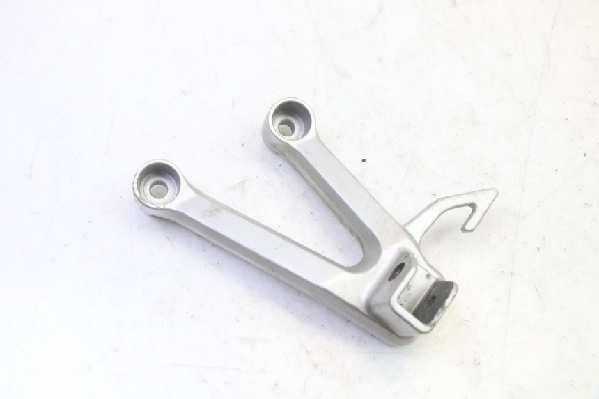 photo de REAR LEFT FOOTREST MOUNT SUZUKI SV S 650 (2003 - 2009) - Main view