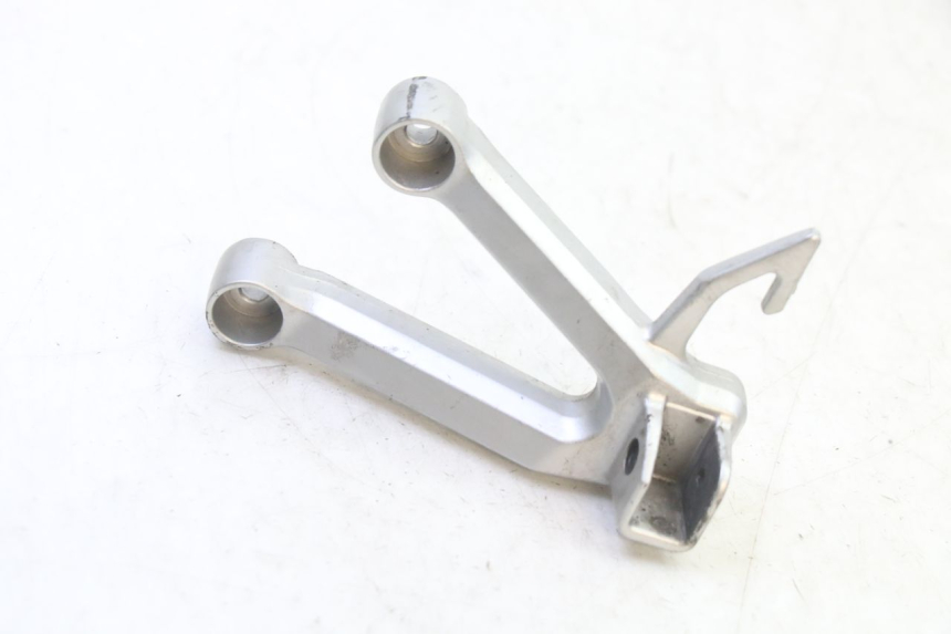 photo de REAR LEFT FOOTREST MOUNT SUZUKI SV S 650 (2003 - 2009) - Component detail