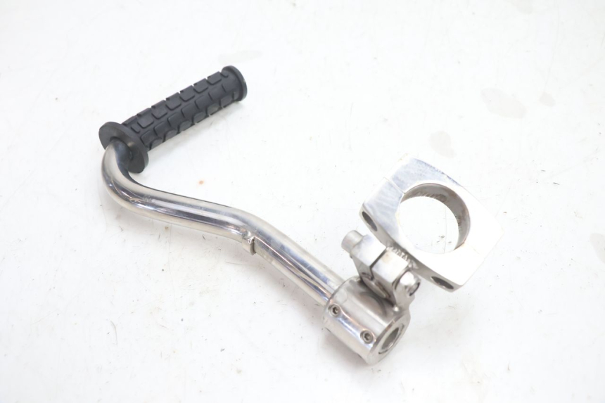 photo de REAR LEFT FOOTREST MOUNT BOOM TRIKE FUN 500 (2004 - 2010) - Component detail