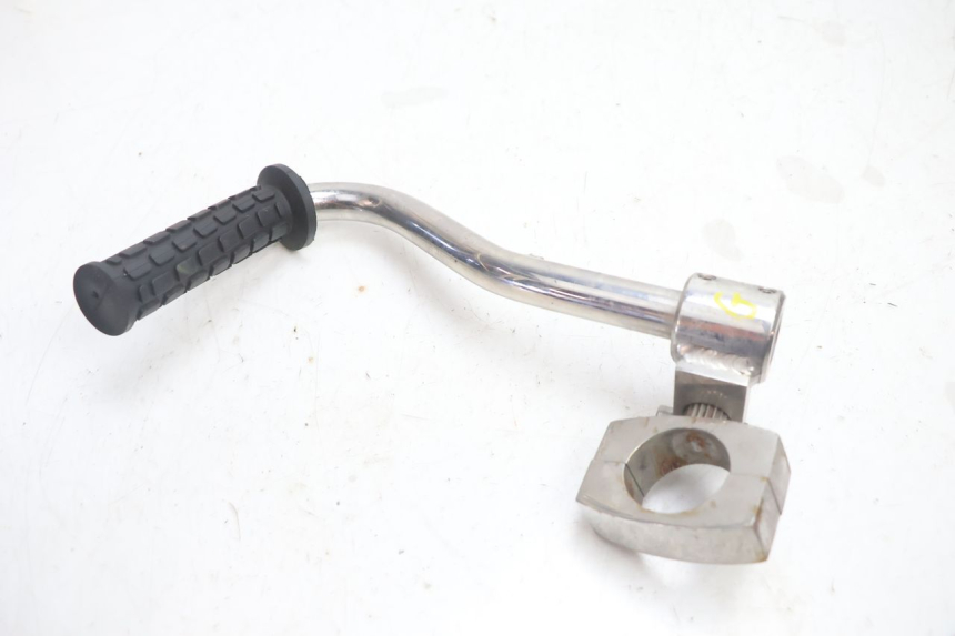 photo de REAR LEFT FOOTREST MOUNT BOOM TRIKE FUN 500 (2004 - 2010) - Technical close-up