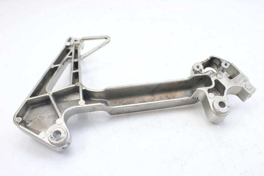 photo de LEFT REAR FOOTREST MOUNTING PLATE HONDA VFR FI RC46 800 (1998 - 2001) - Component detail