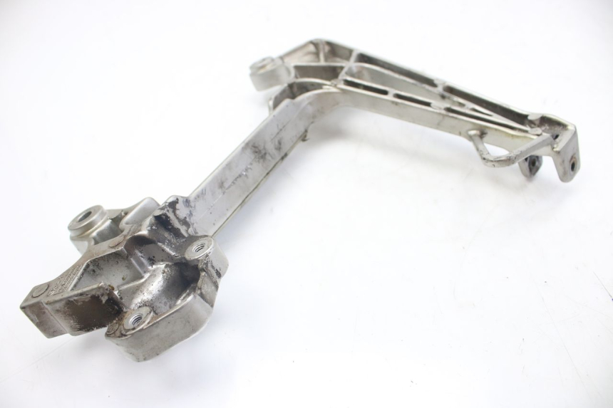 photo de LEFT REAR FOOTREST MOUNTING PLATE HONDA VFR FI RC46 800 (1998 - 2001) - Zoom on usage condition