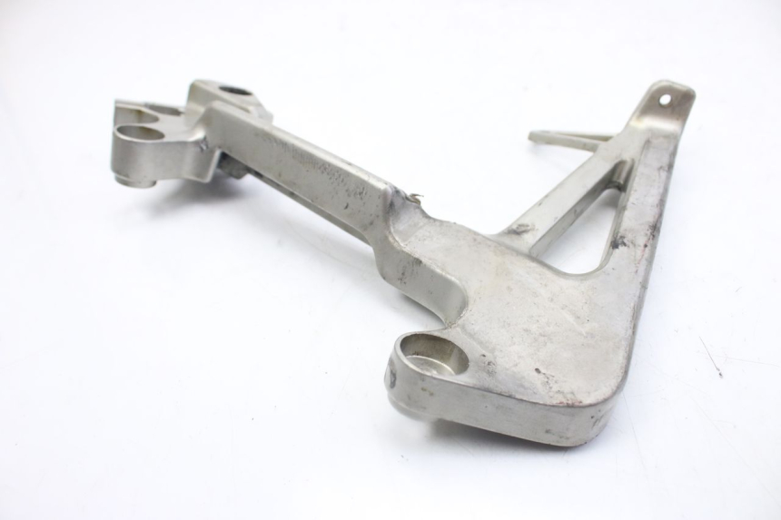 photo de LEFT REAR FOOTREST MOUNTING PLATE HONDA VFR FI RC46 800 (1998 - 2001) - Technical close-up