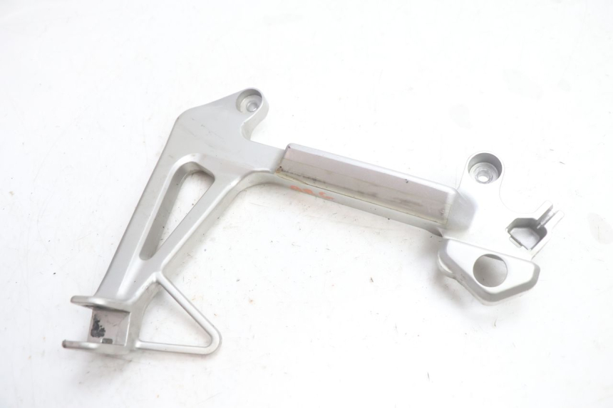 photo de LEFT REAR FOOTREST MOUNTING PLATE HONDA VFR FI RC46 800 (1998 - 2001) - Main view