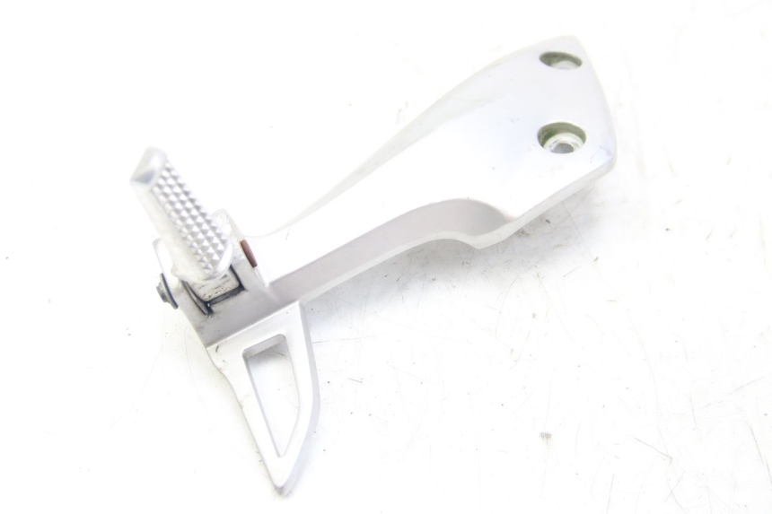 photo de REAR LEFT FOOTREST BRACKET HONDA VISION NSC R 50 (2013 - 2015) - Alternative perspective