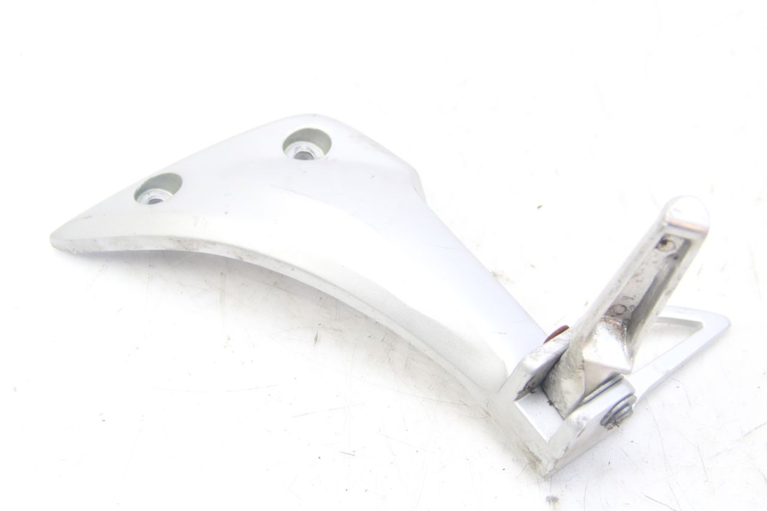 photo de REAR LEFT FOOTREST BRACKET HONDA VISION NSC R 50 (2013 - 2015) - Technical close-up