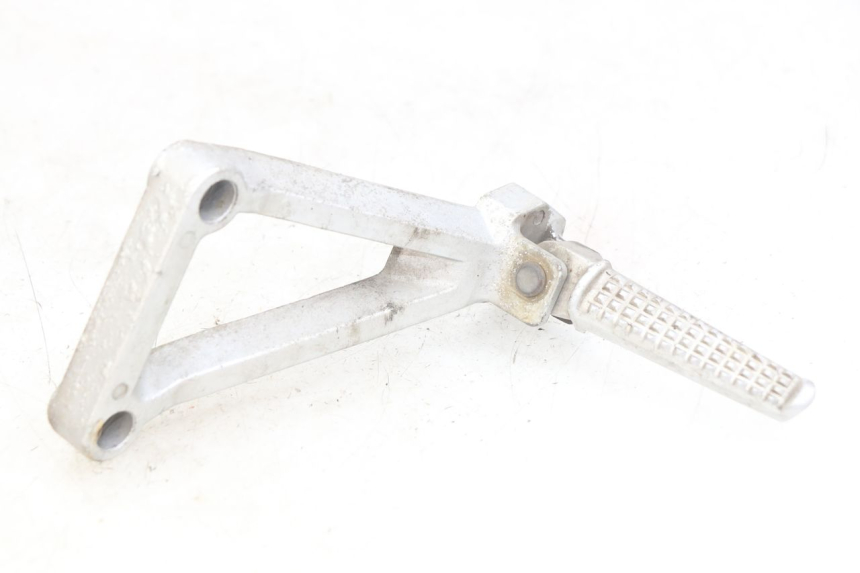 photo de LEFT REAR FOOTREST MOUNTING PLATE DAELIM VJ ROADWIN FI 125 (2008 - 2017) - Main view