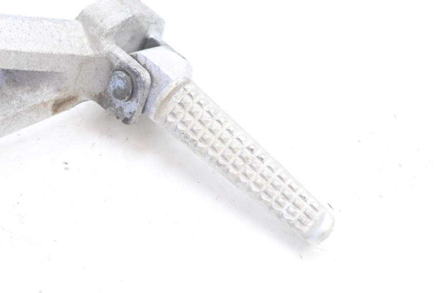 photo de REAR LEFT FOOTREST MOUNT DAELIM VJ ROADWIN 125 (2004 - 2007) - Component detail
