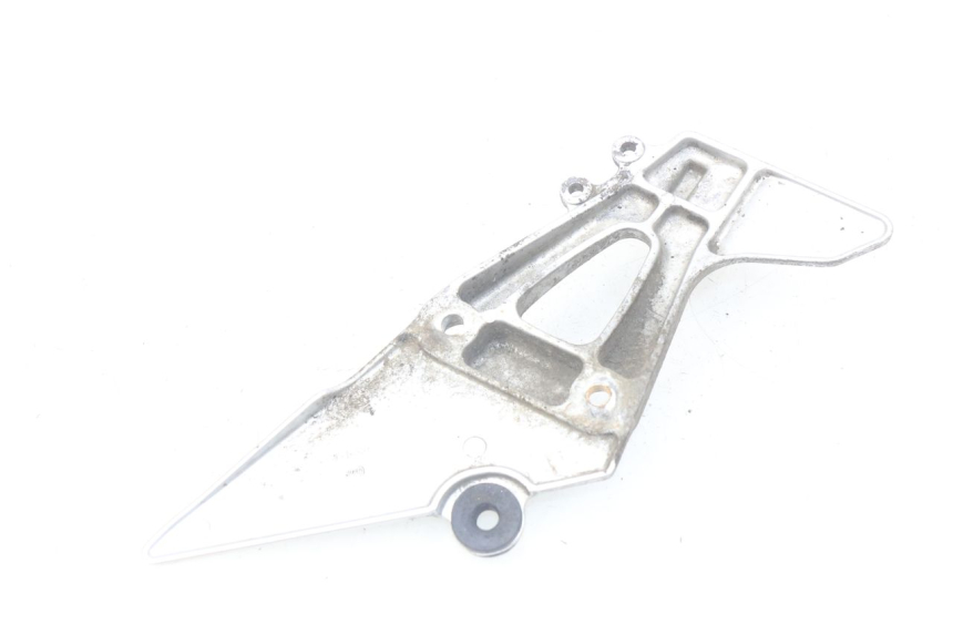photo de LEFT REAR FOOTREST MOUNT SUZUKI XF FREEWIND 650 (1997 - 2003) - Component detail
