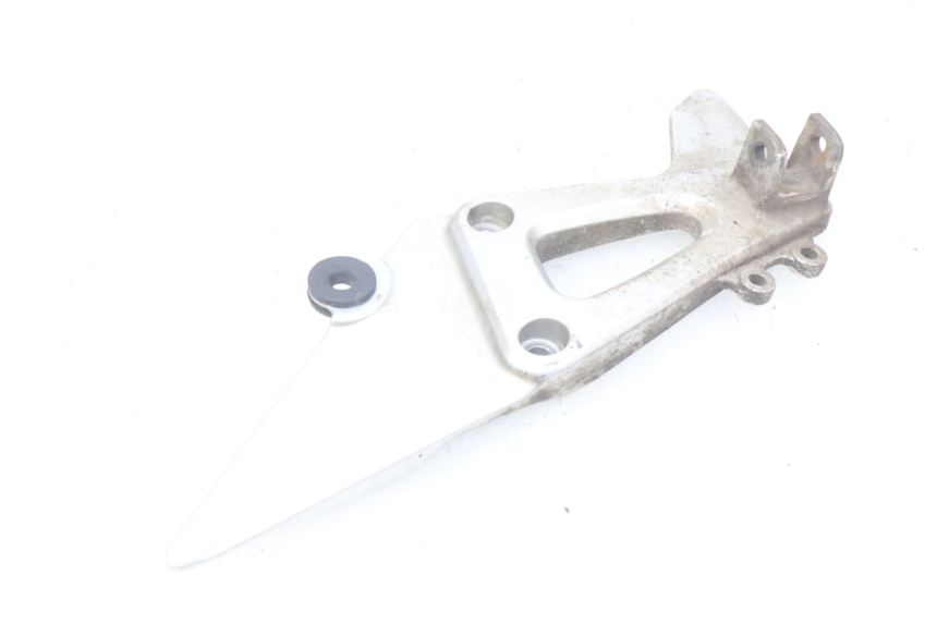 photo de LEFT REAR FOOTREST MOUNT SUZUKI XF FREEWIND 650 (1997 - 2003) - Product overview