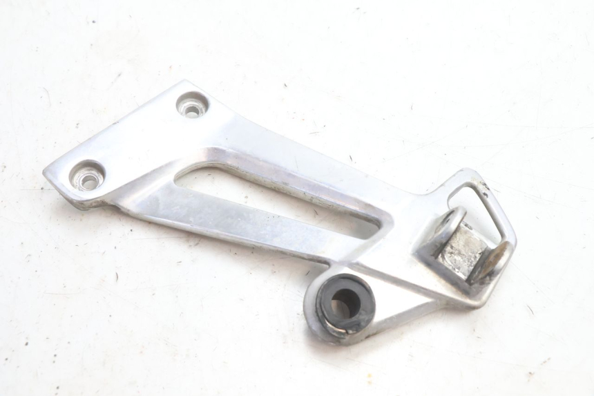 photo de REAR LEFT FOOTREST MOUNT YAMAHA XJR 1300 (1998 - 2002) - Main view