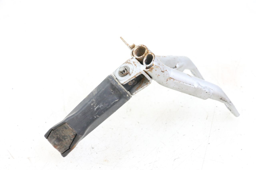 photo de REAR LEFT FOOTREST BRACKET HYOSUNG XRX 125 (2000 - 2008) - Alternative perspective