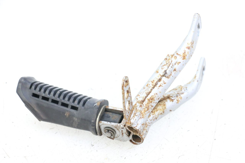 photo de REAR LEFT FOOTREST BRACKET HYOSUNG XRX 125 (2000 - 2008) - Technical close-up