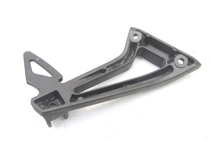 photo de REAR LEFT FOOTREST MOUNT YAMAHA FZ6 FAZER S2 600 (2007 - 2011) - Technical close-up