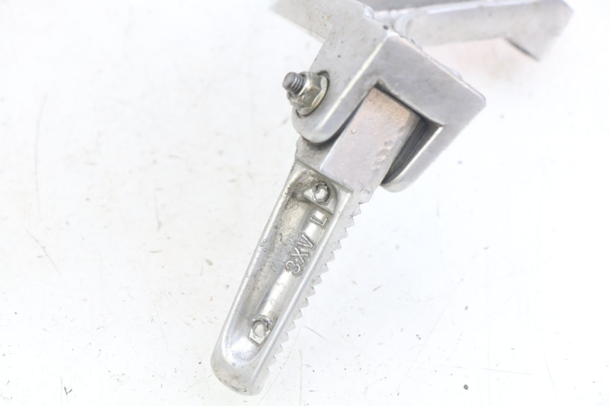 photo de LEFT REAR FOOTREST MOUNT YAMAHA YZF R THUNDERCAT 600 (1996 - 2003) - Zoom on usage condition