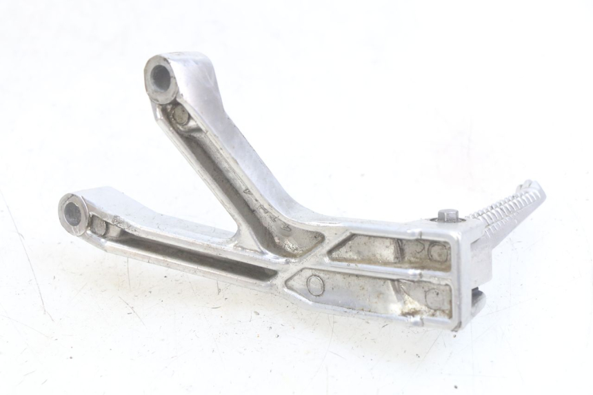 photo de LEFT REAR FOOTREST MOUNT YAMAHA YZF R THUNDERCAT 600 (1996 - 2003) - Technical close-up