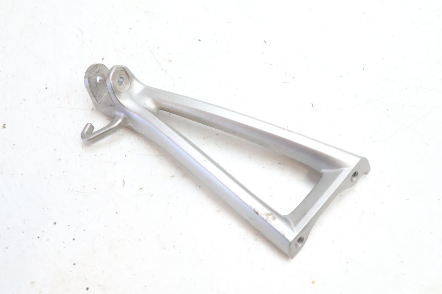 photo de REAR LEFT FOOTREST MOUNT YAMAHA YZF R6 600 (2008 - 2009) - Component detail