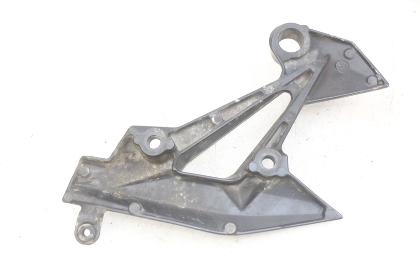 photo de LEFT REAR FOOTREST BRACKET KAWASAKI Z 750 (2007 - 2013) - Component detail