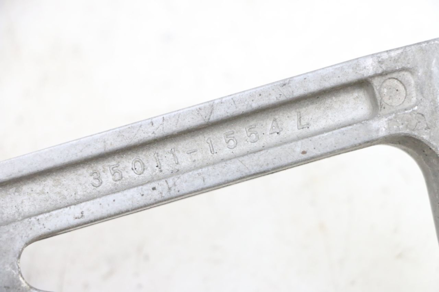 photo de REAR LEFT FOOTREST MOUNT KAWASAKI ZR 7 750 (1999 - 2004) - Component detail