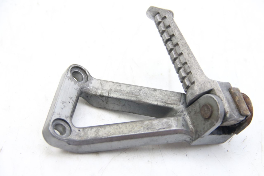 photo de LEFT REAR FOOTREST MOUNT KAWASAKI ZX-6R ZX6R 600 (1995 - 1997) - Alternative perspective