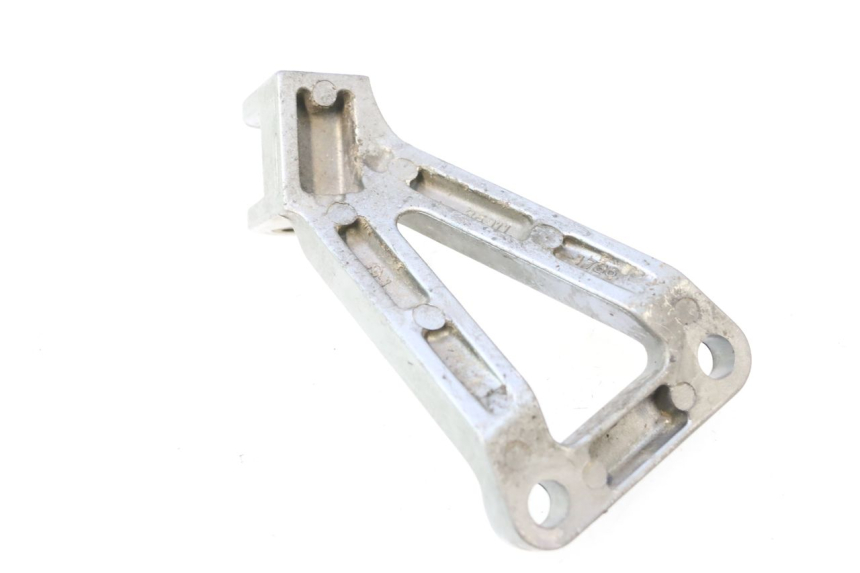 photo de LEFT REAR FOOTREST MOUNT KAWASAKI ZX-6R ZX6R 600 (1995 - 1997) - Zoom on usage condition