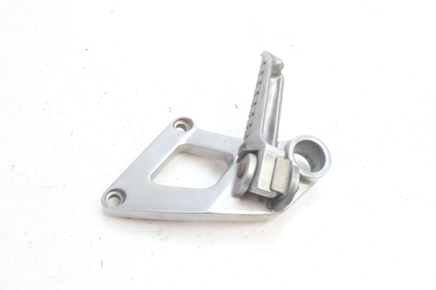 photo de REAR LEFT FOOTREST MOUNT KAWASAKI ZZR 600 (1995 - 2004) - Zoom on usage condition