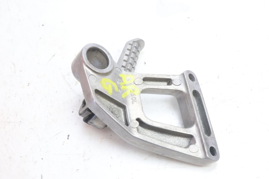 photo de REAR LEFT FOOTREST MOUNT KAWASAKI ZZR 600 (1995 - 2004) - Product overview