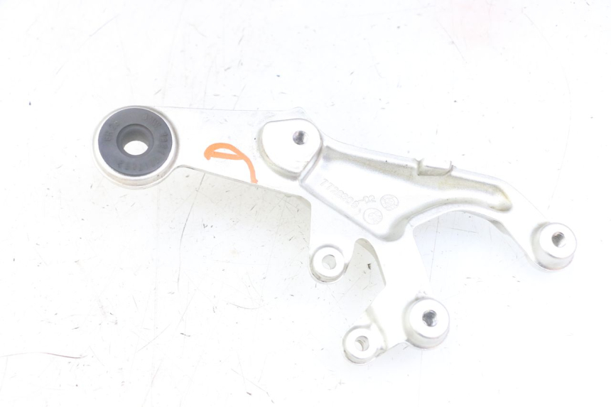 photo de FRONT RIGHT FOOTREST MOUNT BMW S RR ABS S1000RR 1000 (2015 - 2018) - Component detail