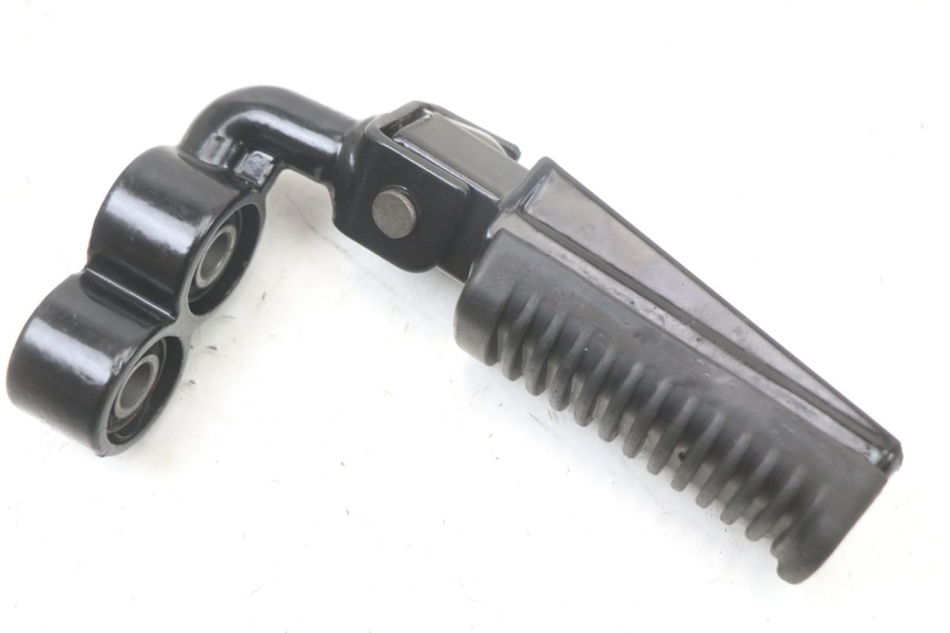 photo de FRONT RIGHT FOOTREST MOUNT ARCHIVE CAFE RACER 4T 50 (2019 - 2024) - Component detail