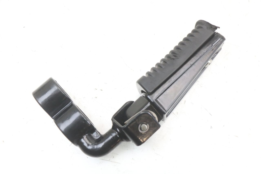 photo de FRONT RIGHT FOOTREST MOUNT ARCHIVE CAFE RACER 4T 50 (2019 - 2024) - Alternative perspective