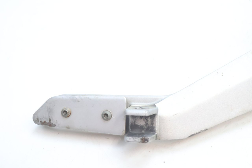 photo de FRONT RIGHT FOOTREST MOUNT HONDA CB F HORNET 600 (2005 - 2006) - Component detail