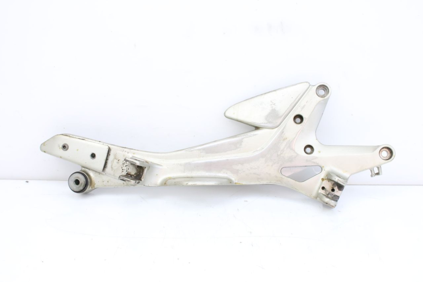 photo de RIGHT FRONT FOOTREST BRACKET HONDA CBF 500 (2004 - 2007) - Main view