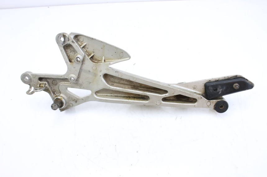 photo de RIGHT FRONT FOOTREST BRACKET HONDA CBF 500 (2004 - 2007) - Product overview